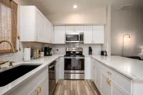 Central Tucson Remodeled Townhome - Image 5