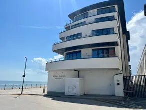 The Sail | Sea View |Ground Flr |Sleeps 4| Parking - Image 3