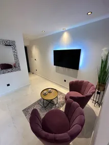 Madonna Suite Top Center - Image 4