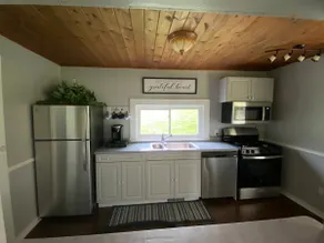 3 Bedroom close to snowmobile trails & lake - Image 2