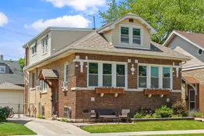 Norwood Nook – 2BR Near O’Hare & Metra - Image 2