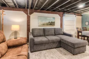 Hop Valley Hideaway - Private Basement Suite - Image 4