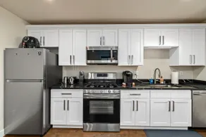 Serene 1 Bdrm, 1 Bath Apartment - Image 2