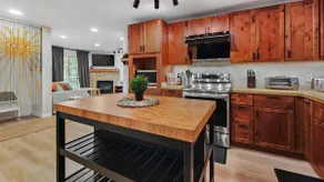 Modern 2 BR Centrally Located! - Image 4