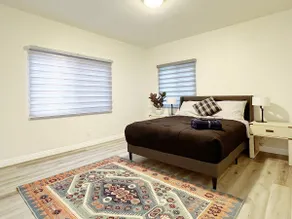 Spacious New 3bd2ba Modern home - Image 4