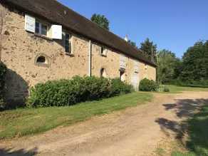 Large house on a golf course - Image 2