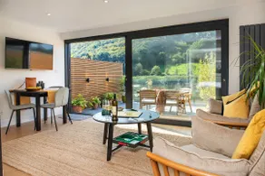 Waterfront Cottage - View Vacations - Image 4