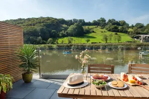 Waterfront Cottage - View Vacations - Image 2