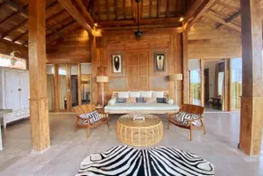 Charming 3BR Villa w/pool & view - Image 2