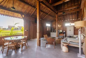 Charming 3BR Villa w/pool & view - Image 4