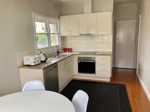 Stay Bendigo 148 Queen CBD living *FREE WiFi* - Image 4