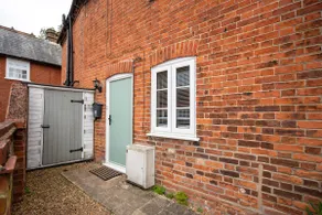 Cottage in Beccles Free Parking - Image 4
