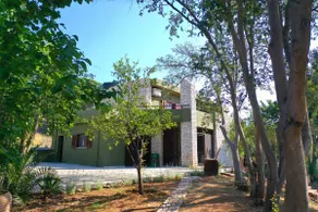 Villa Khaki - Image 5