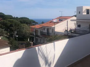 House with sea views, garden and pool - Image 2