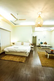 Beautiful Studio Apartment in GK - Image 3