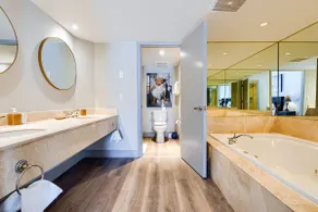 Lower Level Jacuzzi Suite @ Carriage Hills - Image 4