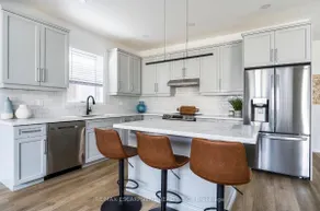 Elegant Home in Collingwood -15 min from Village - Image 2