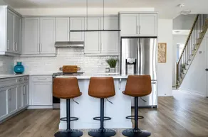 Elegant Home in Collingwood -15 min from Village - Image 3