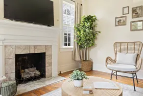 Charming Cottage mins to DT, landmarks, & more! - Image 3