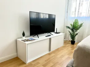 Comfy Flat | Close to Lake & City Center! - Image 4