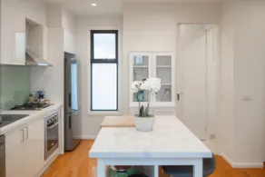 Inner-city Townhouse - Image 5