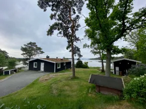 Accommodation with private lakeside plot incl. outbuilding - Image 3
