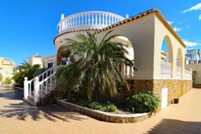 Villa Private Pool 4 B’Rooms Sleeps 10 EV Charger - Image 4