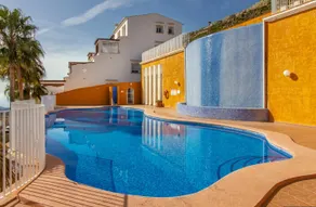 Luxury modern apartment with 180° sea views! - Image 5