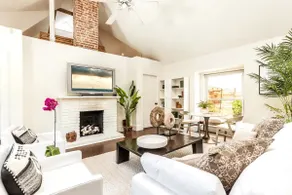 Chic Beach Bungalow 3 Blocks from the Sand - Image 3