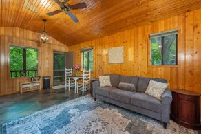 Mountain cabin getaway - Image 3
