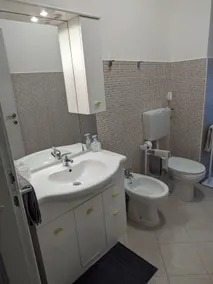 Spacious and comfortable, close to the city center - Image 5