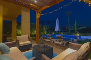 Lux Golf View Villa! Priv Pool, 5 Min Beach, Grill - Image 2