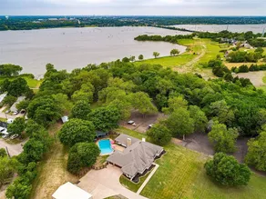 Lakeside Estate with Pool & Spa - Image 4