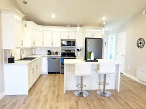 Krystle's Place on Putters - 2BR + Garage - Image 4