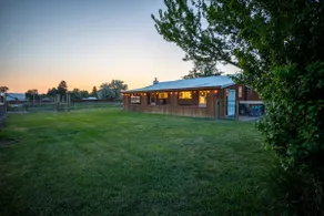Cozy Pet-Friendly Cowboy House - Image 5