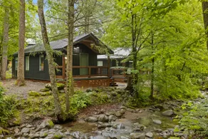Roamstead's Oak Cabin - Image 2