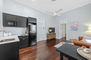 The Office! 1 Bed/1 Bath ~ New Farm - Image 4
