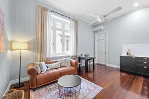The Office! 1 Bed/1 Bath ~ New Farm - Image 2