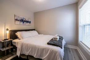 Modern 2-Bedroom Executive *Wi-Fi & Heated Floors* - Image 3