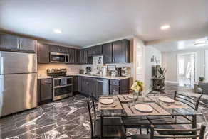 Modern 2-Bedroom Executive *Wi-Fi & Heated Floors* - Image 4
