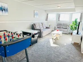 Spacious 6-bedroom House w/ Games & A/C - Image 5