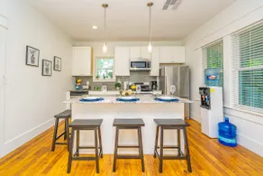 East Downtown Private Restored Historic Apartment_ - Image 4