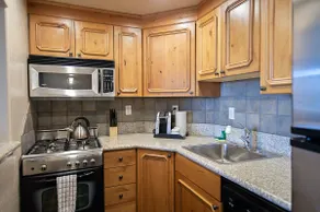 2073 | Upscale King Villa | Near Wasatch SP + Golf - Image 3