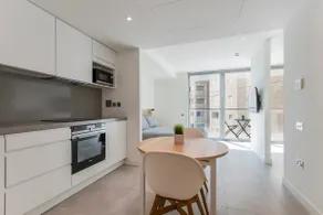 Eurocity Twin-Bed Apartment with Resort Pool - Image 3
