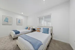 The Pearl Penthouse – Marina’s Finest 3-Story View - Image 5