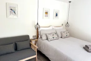 Cosy garden studio in Wimborne with parking - Image 2