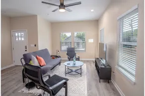 Repose in Your Private Space 3BR/2BA Close to DT - Image 2