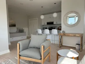 Bright & Spacious Waterview Haven Downtown Belfast - Image 3