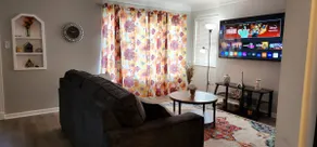 Beautiful 4 bedroom in Cleveland - Image 2