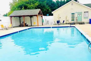 Hot tub, Pool, Shop & Dine, Sleeps 8 - Image 3
